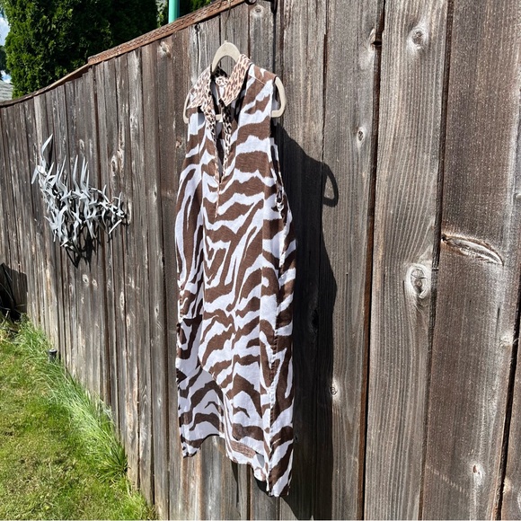 Chico’s brown sleeveless asymmetrical animal print linen tunic medium - Picture 4 of 16